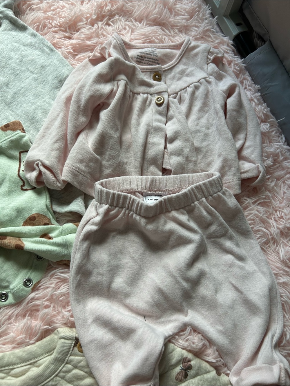 Newborn Carter's Outfit Bundle - Picture 8 of 14